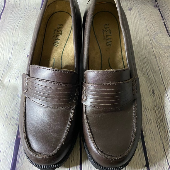 Eastland Newbury Leather Heeled Loafers Size 7 - Picture 2 of 11